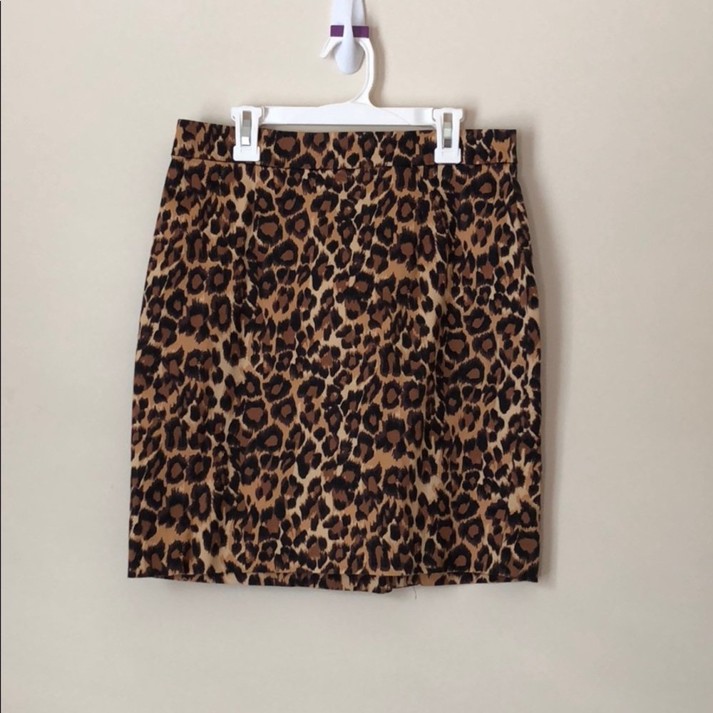 Leopard print skirt